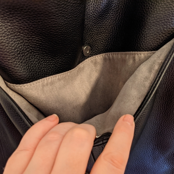 NWT Vince Camuto Black Pebbled Leather Bag w/silver accts, coin case, dust bag - Picture 9 of 13